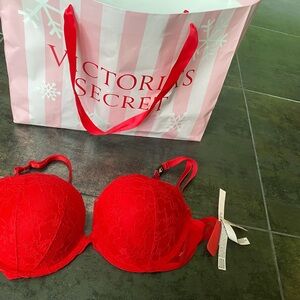 Victoria's Secret Bra 34DD Red Lace Push-Up Bra NEW WITH TAGS